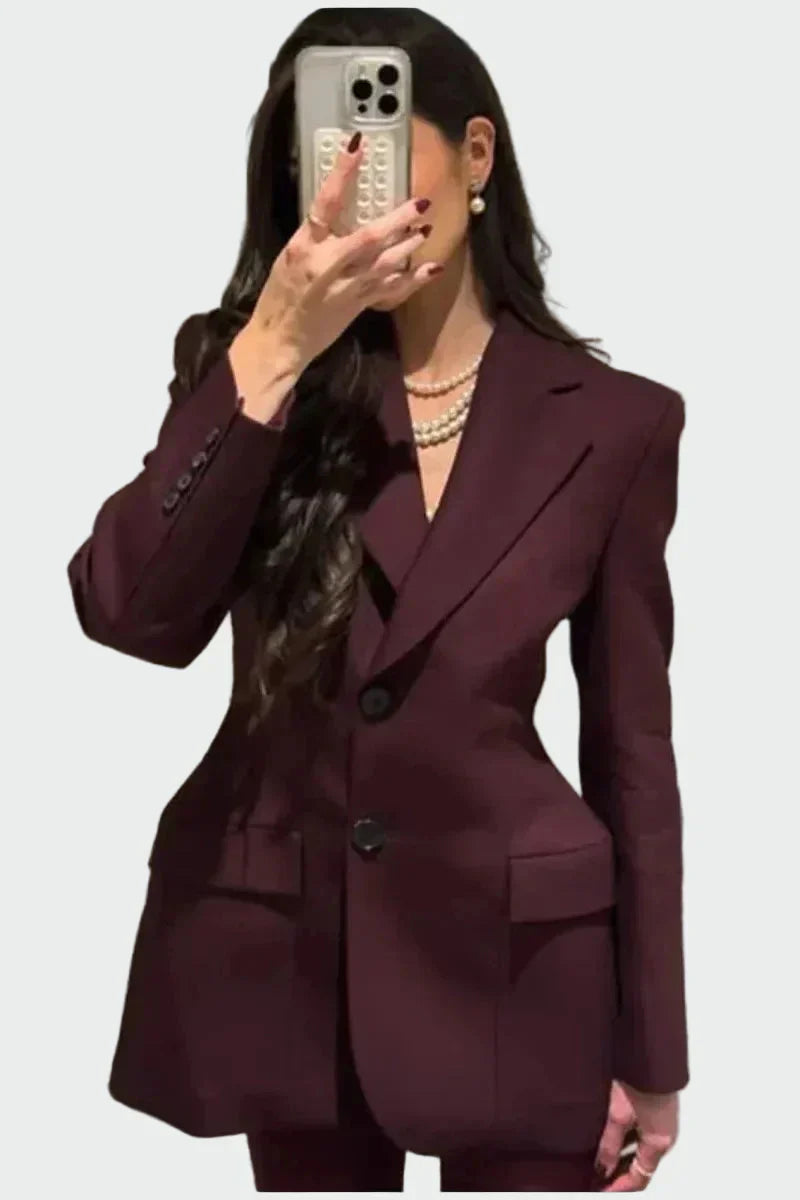 Nikol - Chaqueta con un corte impresionante y botones