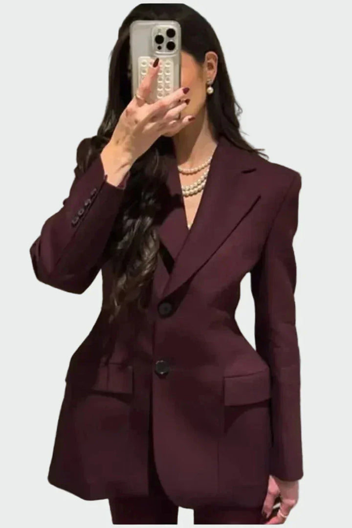 Nikol - Chaqueta con un corte impresionante y botones