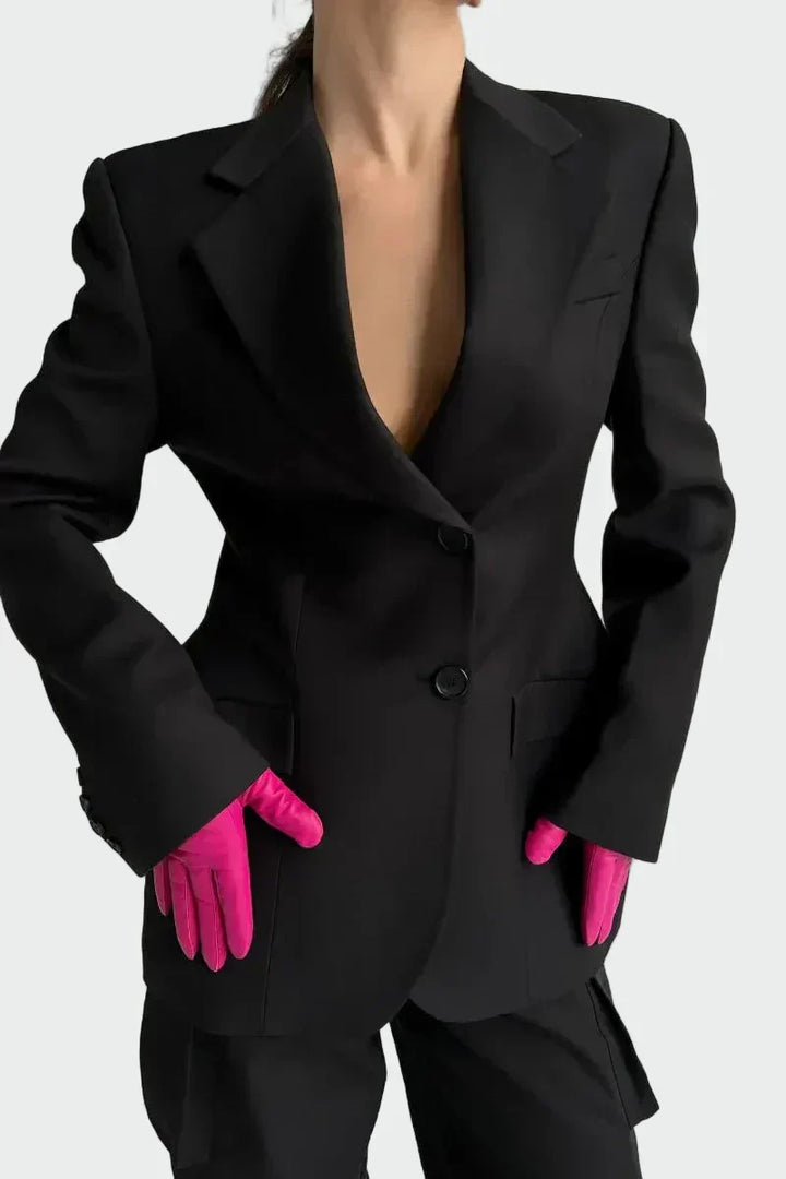 Nikol - Chaqueta con un corte impresionante y botones